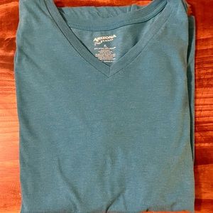 XL v-neck Tee